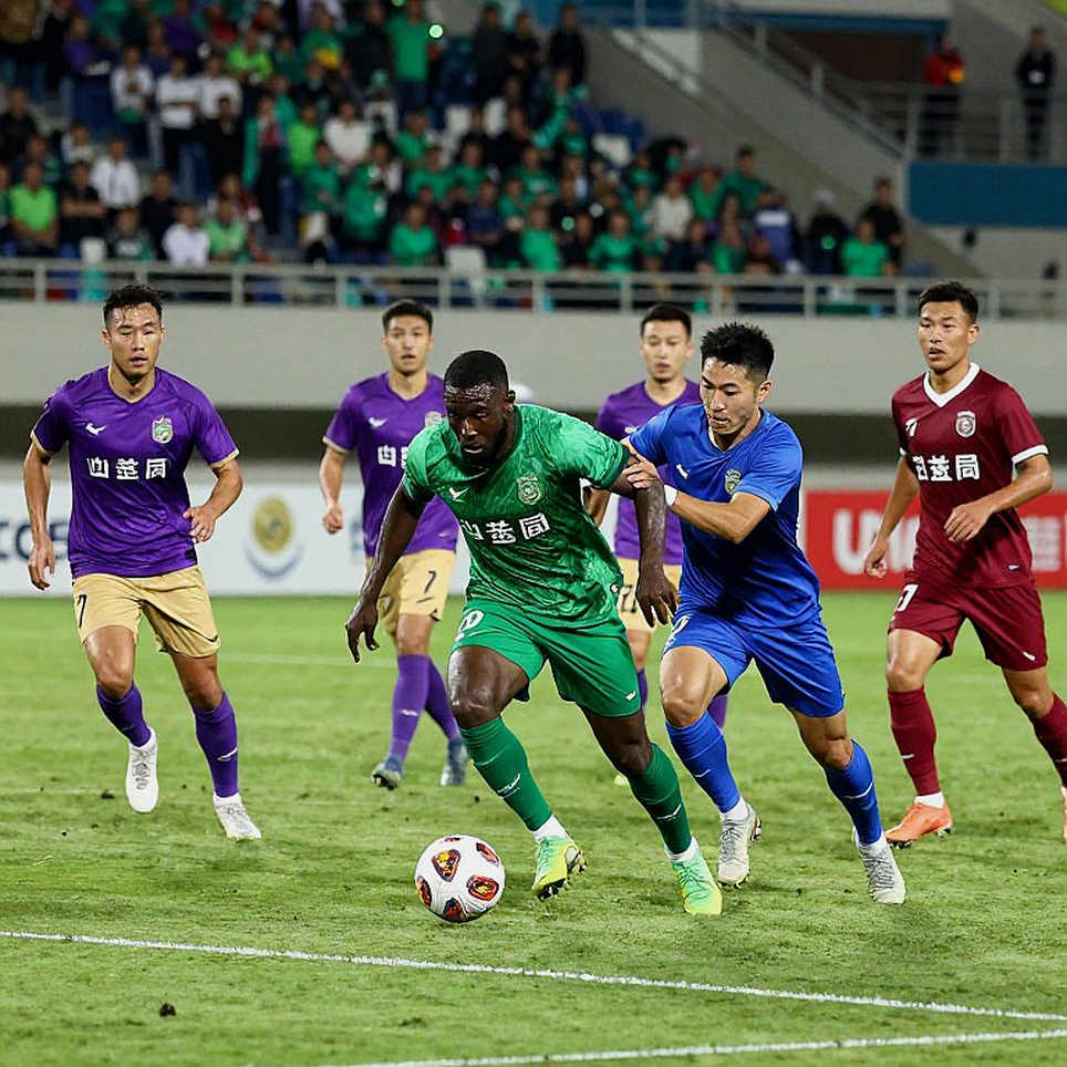 A 41st-Minute Cross, USD 300,000, and the Weight of the Word 'Challenge' A 41st-Minute Cross, USD 300,000, and the Weight of the Word 'Challenge'