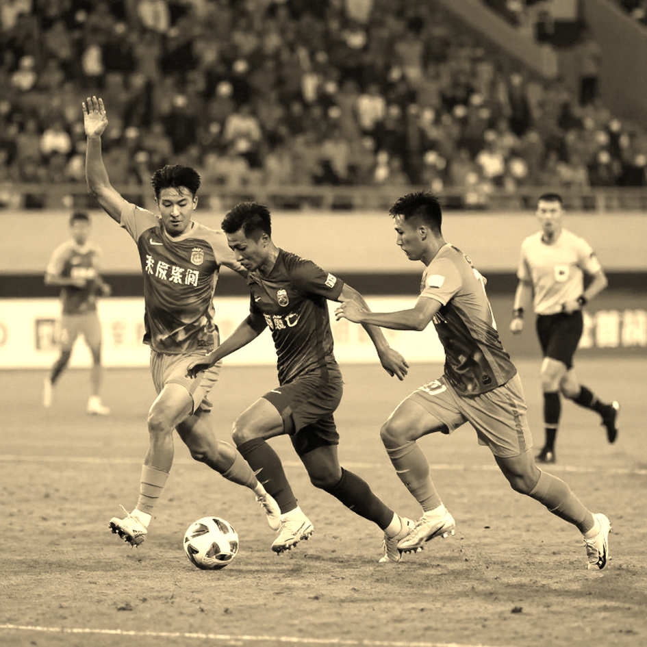 A Phone-Charging Guide in the Football Queue: The Credibility Question Nobody Is Asking About Sports Data A Phone-Charging Guide in the Football Queue: The Credibility Question Nobody Is Asking About Sports Data