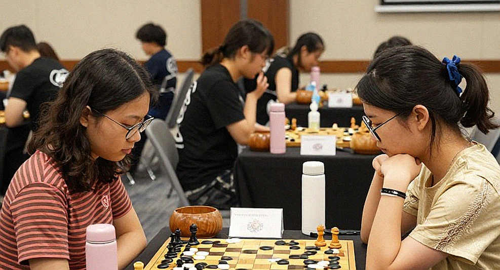 There Is No FIDE Inside This Folder — Only the Najdorf