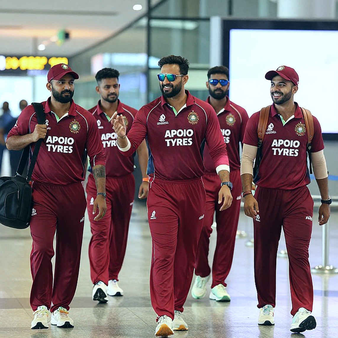 কেপটাউনের ছায়া, ডার্বানের আলো: খাওয়াজার আত্মজীবনী এবং অস্ট্রেলিয়ার নীরবতার অডিট কেপটাউনের ছায়া, ডার্বানের আলো: খাওয়াজার আত্মজীবনী এবং অস্ট্রেলিয়ার নীরবতার অডিট