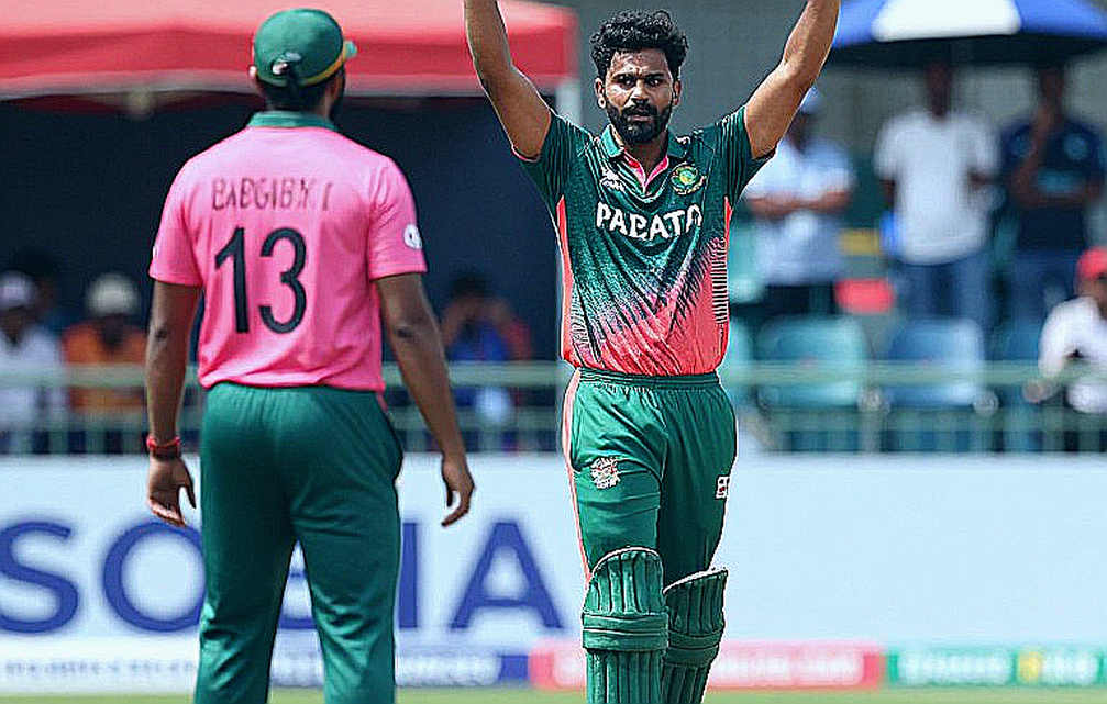 এশিয়ার অনূর্ধ্ব-১৯ স্তরবিন্যাস: ট্রফি আর পথের মধ্যে যে ফাঁকটা কেউ মাপে না এশিয়ার অনূর্ধ্ব-১৯ স্তরবিন্যাস: ট্রফি আর পথের মধ্যে যে ফাঁকটা কেউ মাপে না